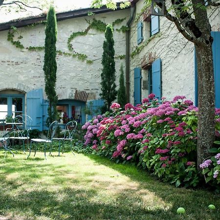 Les Huguets Bed & Breakfast Villeneuve-sur-Lot Exterior photo