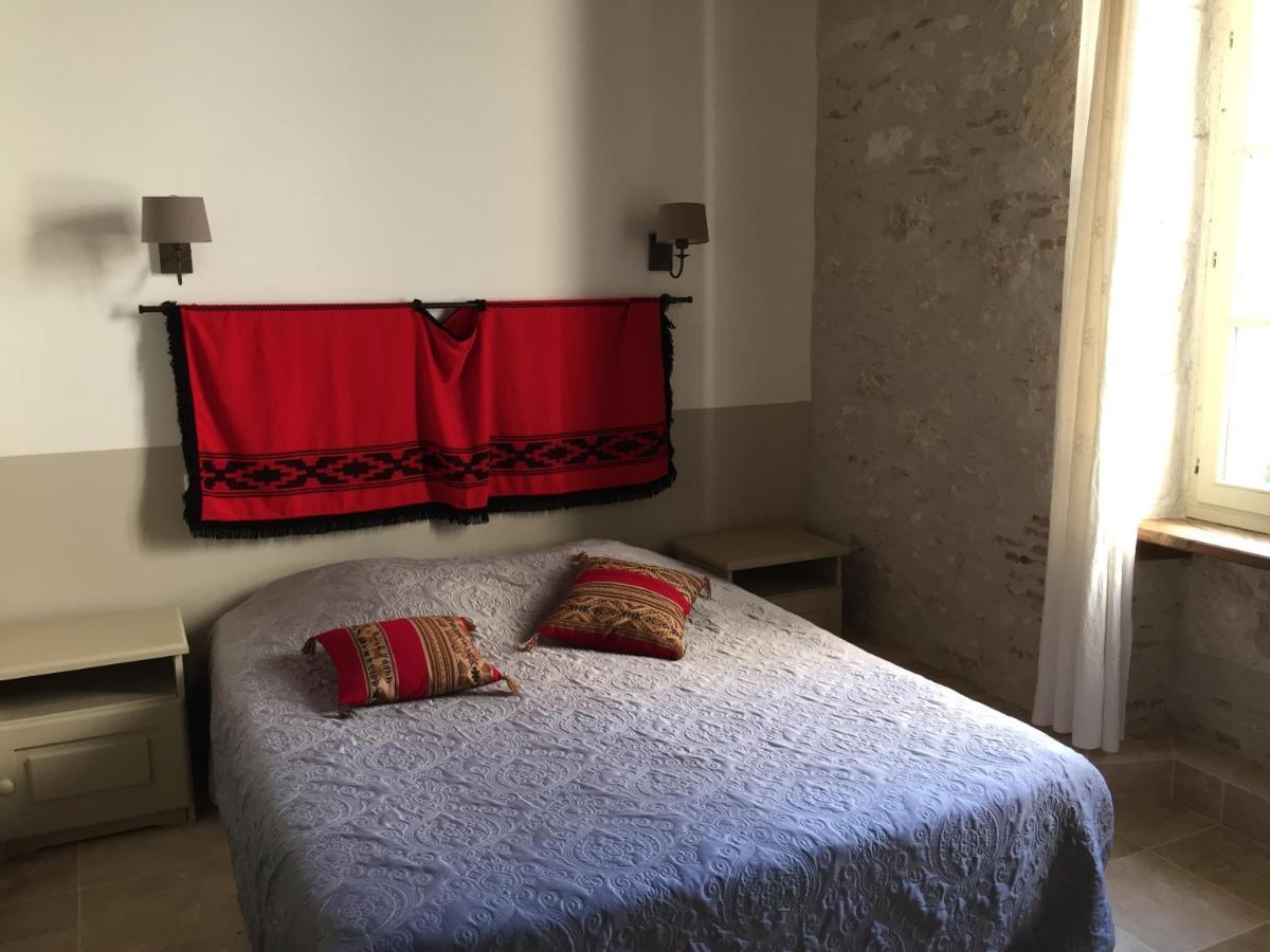 Les Huguets Bed & Breakfast Villeneuve-sur-Lot Exterior photo