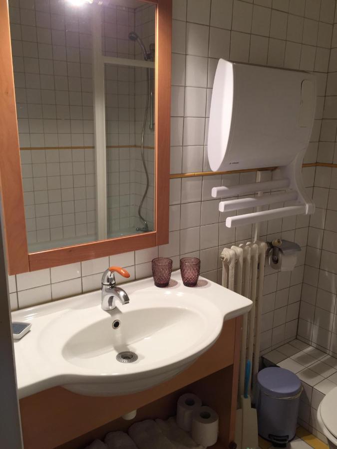 Les Huguets Bed & Breakfast Villeneuve-sur-Lot Room photo